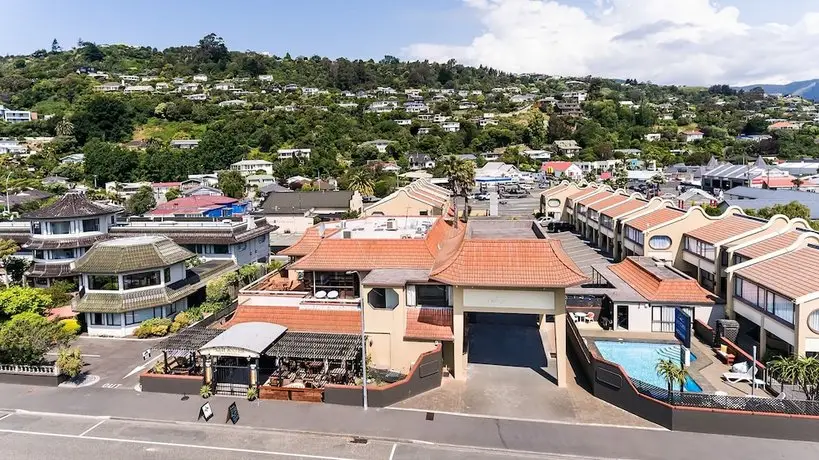 The Beachcomber Hotel & Conference Centre