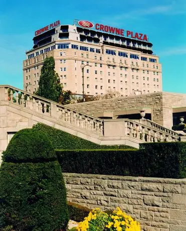 Crowne Plaza Hotel-Niagara Falls/Falls View 