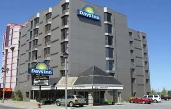 Days Inn by Wyndham Niagara Falls Near The Falls 