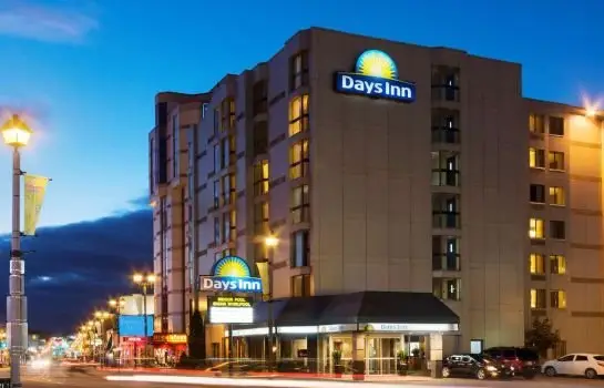 Days Inn by Wyndham Niagara Falls Near The Falls 