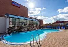 Howard Johnson by Wyndham by the Falls Niagara Falls 