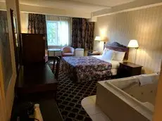 Travelodge by Wyndham Niagara Falls Bonaventure 