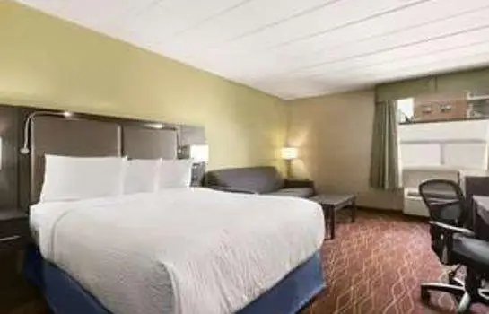 Days Inn by Wyndham Ottawa 