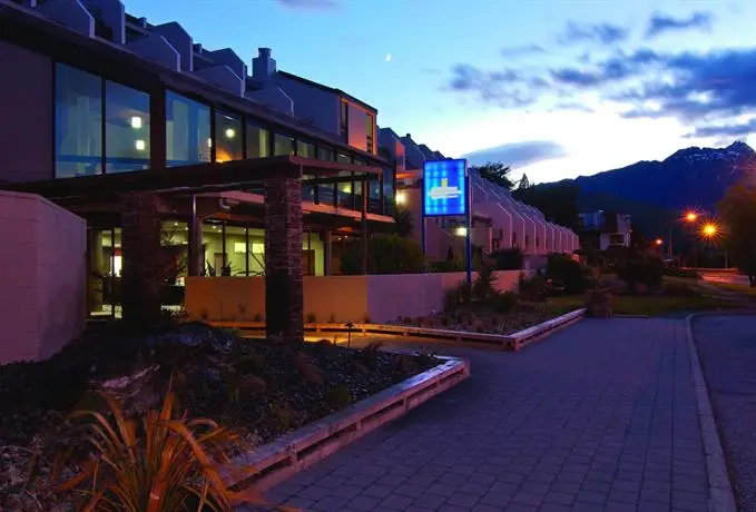 Copthorne Hotel & Apartments Queenstown Lakeview