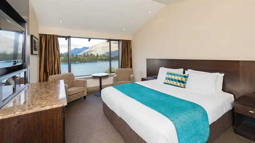 Copthorne Hotel and Resort Queenstown Lakefront 