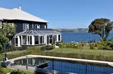 Black Swan Lakeside Boutique Hotel 