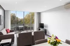 Meriton Suites George Street Parramatta 