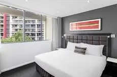 Meriton Suites George Street Parramatta 