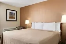 Travelodge by Wyndham Toronto East 