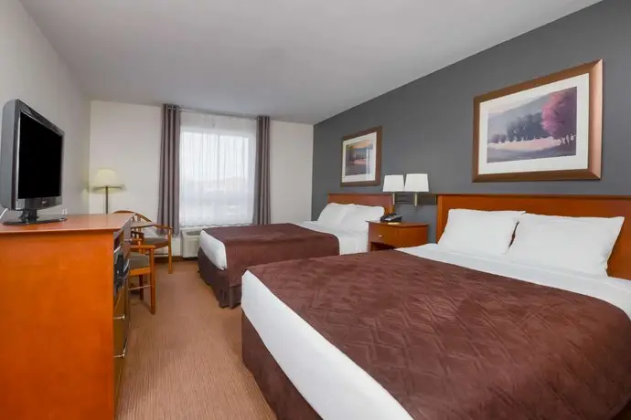 Super 8 by Wyndham Trois Rivieres Hotel 