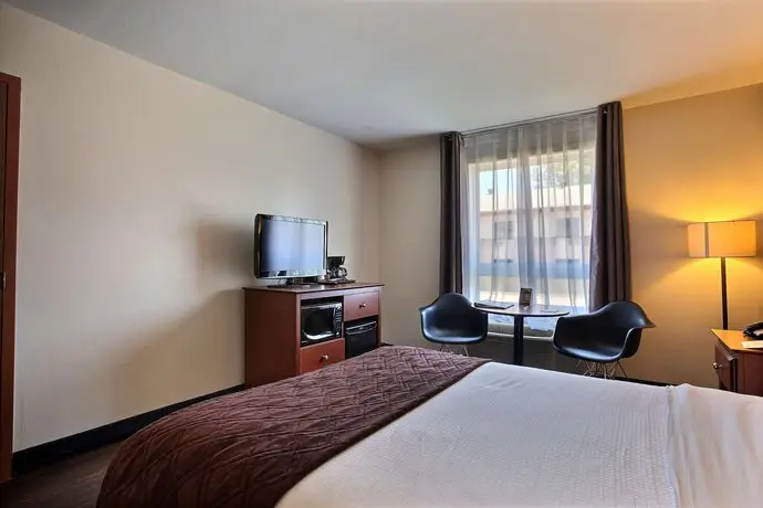 Super 8 by Wyndham Trois Rivieres Hotel 