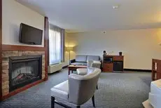 Super 8 by Wyndham Trois Rivieres Hotel 