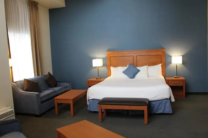 Best Western Plus Uptown Hotel 