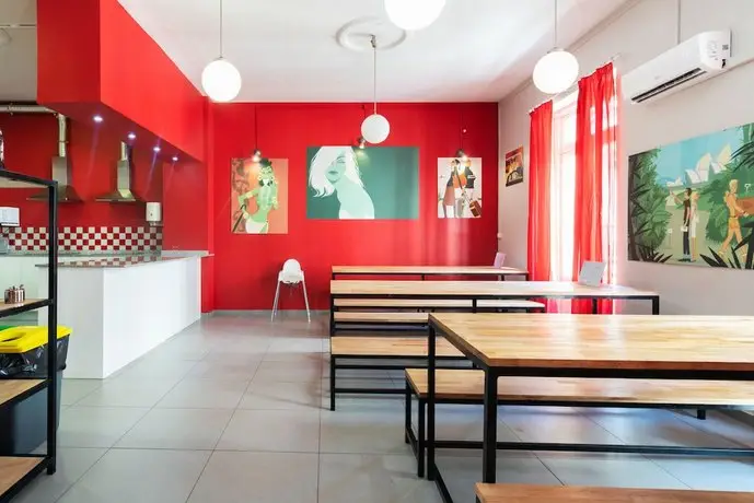 Red Nest Hostel 