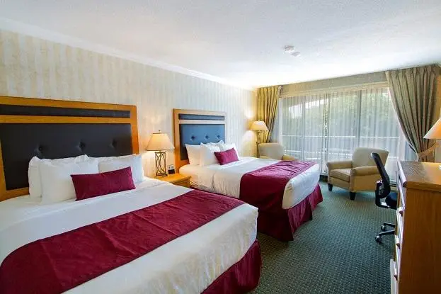 Best Western PLUS Inner Harbour Hotel 