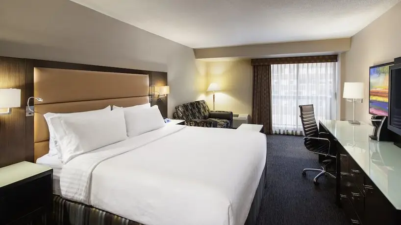 Holiday Inn Vancouver Downtown & Suites 