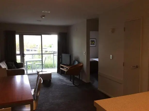 Wanaka Edge Apartments 