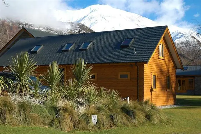 Wanaka Homestead Lodge & Cottages