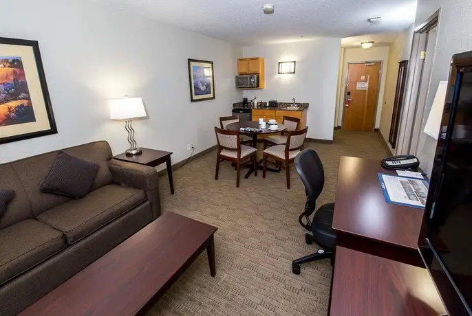 BEST WESTERN PLUS Pembina Inn & Suites 