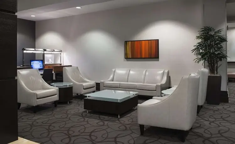 Hilton Winnipeg Airport Suites