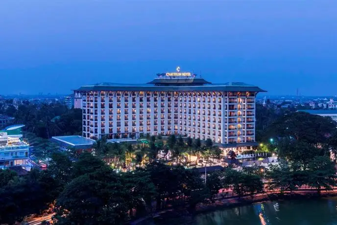 Chatrium Hotel Royal Lake Yangon 