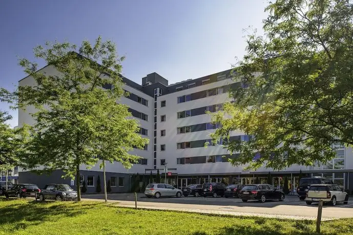 Ibis Zurich Messe Airport 