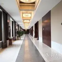 Changchun Clear Moon Apartment by South Lake Hotel 