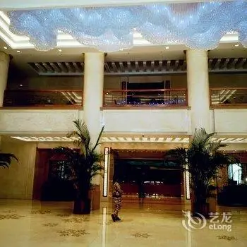 Changchun Clear Moon Apartment by South Lake Hotel 