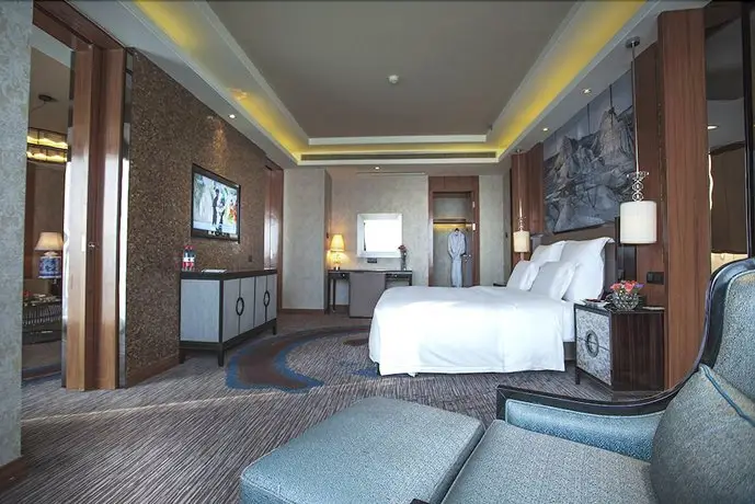 Universal Hotel Urumqi 