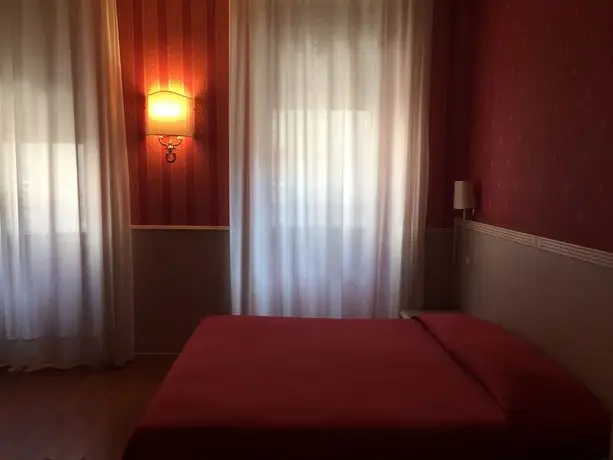 Hotel Garda Milan 