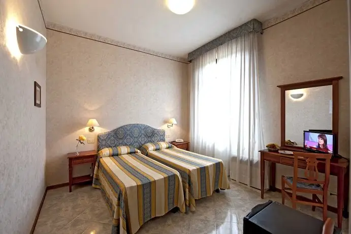 Hotel Moderno Siena 