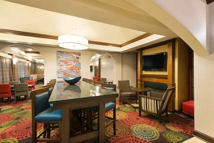 Holiday Inn Express Suites Little Rock West