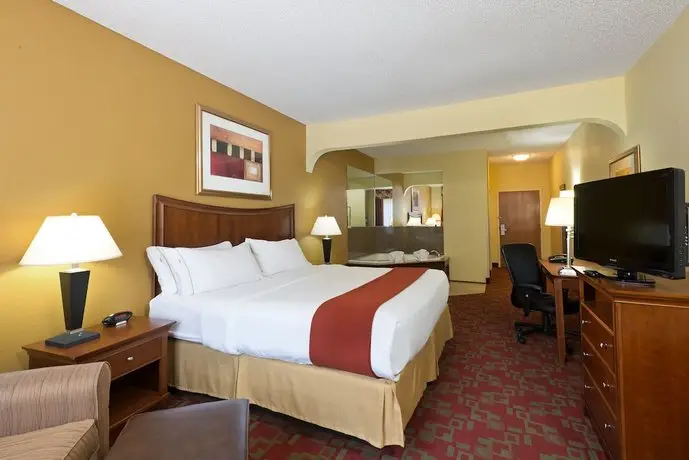 Holiday Inn Express Suites Little Rock West