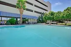 Crowne Plaza Phoenix Airport 