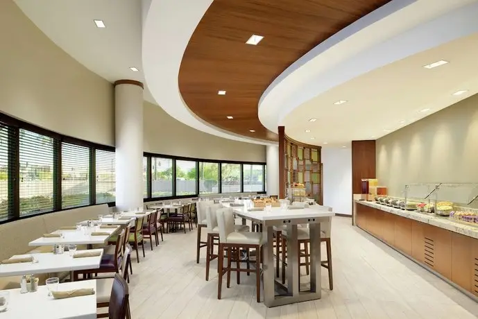 DoubleTree Suites by Hilton Phoenix 