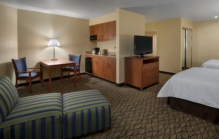 Days Inn & Suites by Wyndham Scottsdale North 