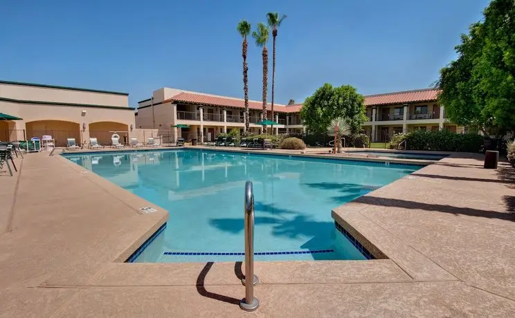 Days Inn & Suites by Wyndham Scottsdale North 