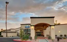 Days Inn & Suites by Wyndham Scottsdale North 