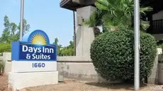 Days Inn & Suites by Wyndham Tempe 