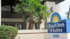 Days Inn & Suites by Wyndham Tempe 