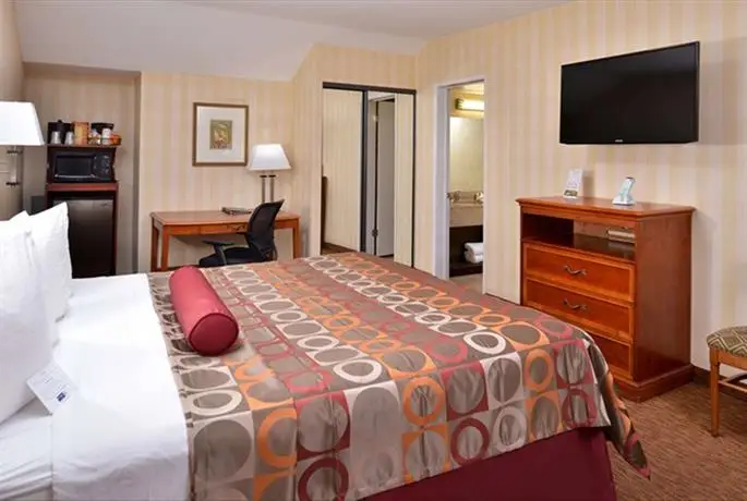 BEST WESTERN PLUS Raffles Inn and Suites 