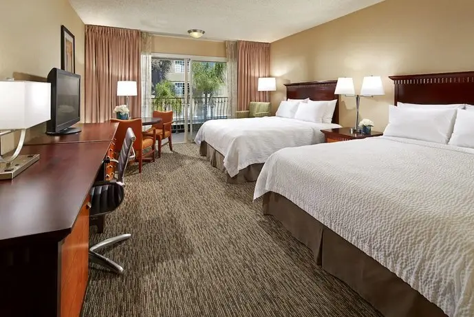 Portofino Inn and Suites Anaheim Hotel 