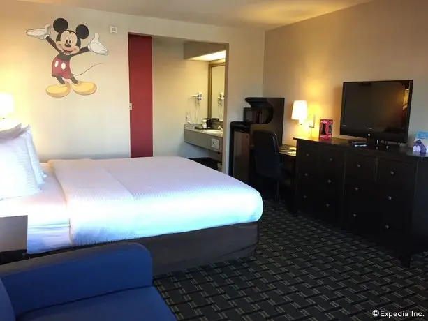 Stanford Inn & Suites Anaheim 