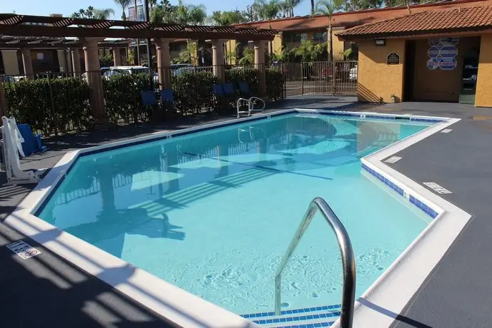 Stanford Inn & Suites Anaheim 