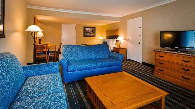 Best Western University Lodge 