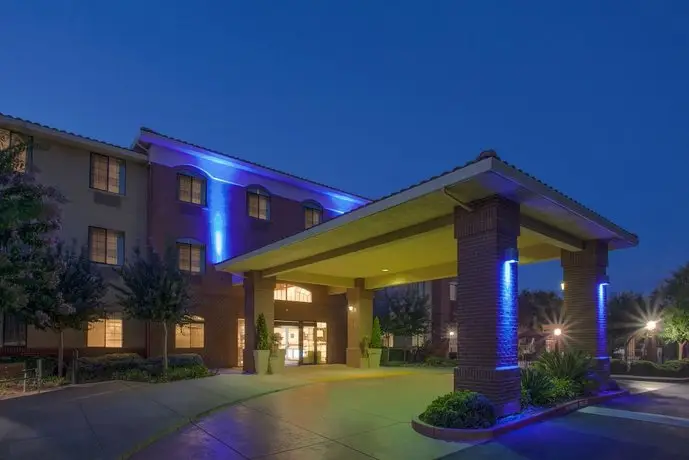 Holiday Inn Express & Suites Davis - University Area 