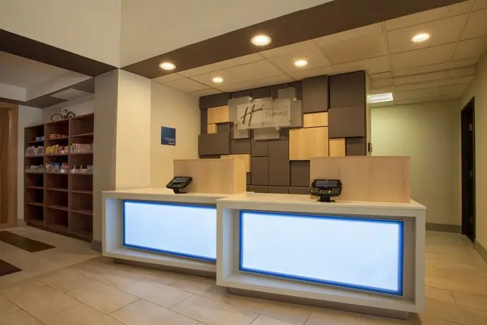 Holiday Inn Express & Suites Davis - University Area 