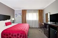 Ramada by Wyndham Los Angeles Downtown West 