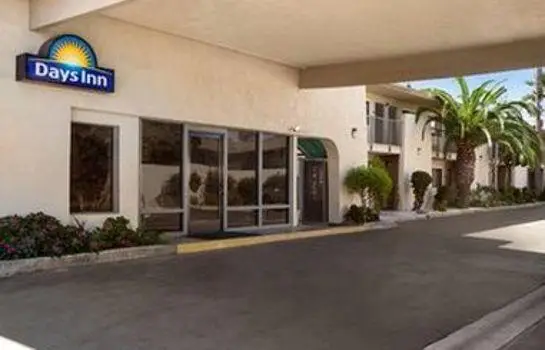 Days Inn by Wyndham Oceanside 