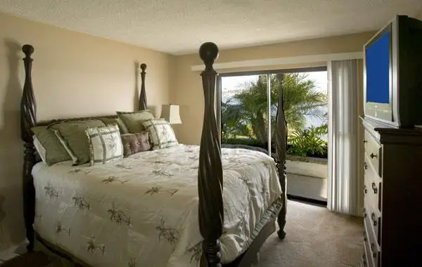 Oceanside Marina Suites - A Waterfront Hotel 